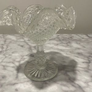 Ivima diamond point ruffled rim desert dish